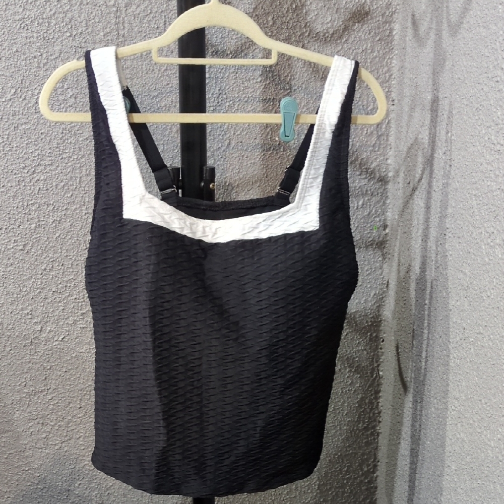 Black and White Textured Women's Bathing Suit Top With Matching Bottoms